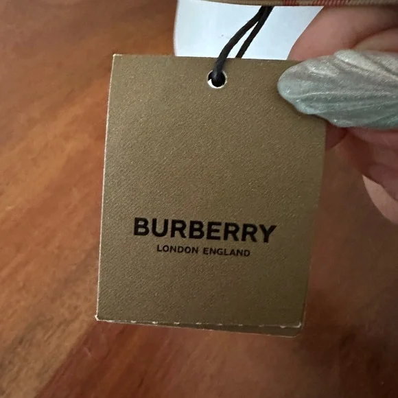 Burberry Bucket Hat - Picture 3 of 3